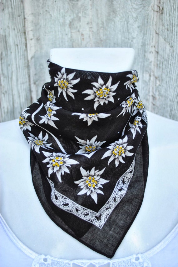 Very pretty Swiss Doerig Kreier botanical edelweiss design