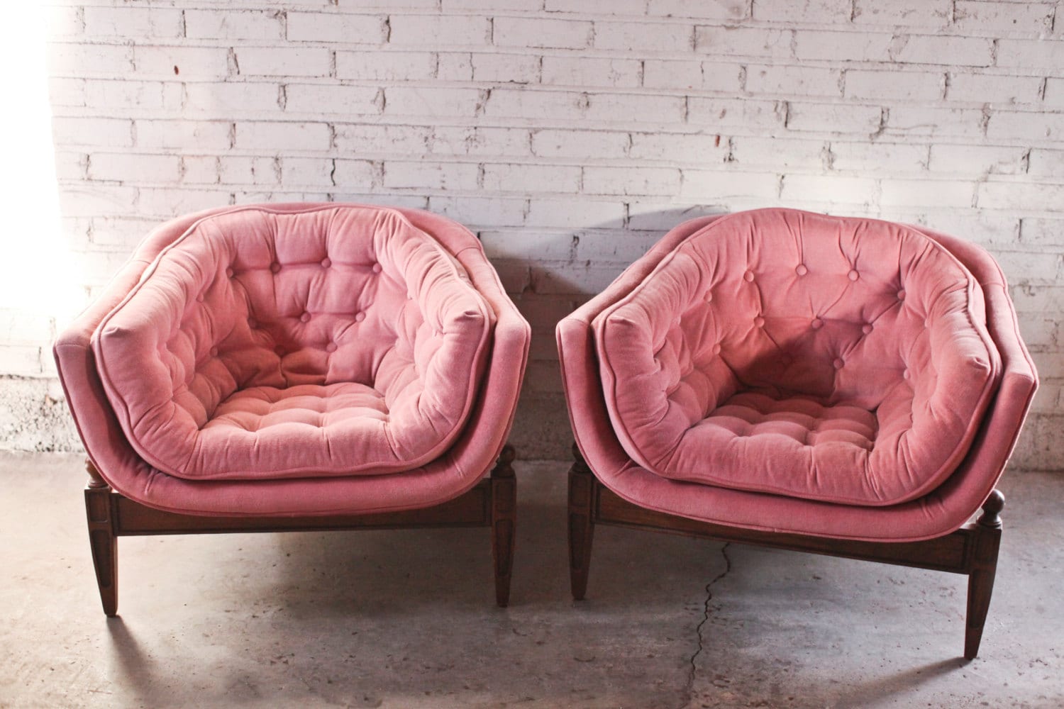 Greyhound Shipping Quote >> Pair 1960s Vintage Three Legged Tufted Tub Chair Pink Velvet Greyhound Shipping Quote >> Pair 1960s Vintage Three Legged Tufted Tub Chair Pink Velvet