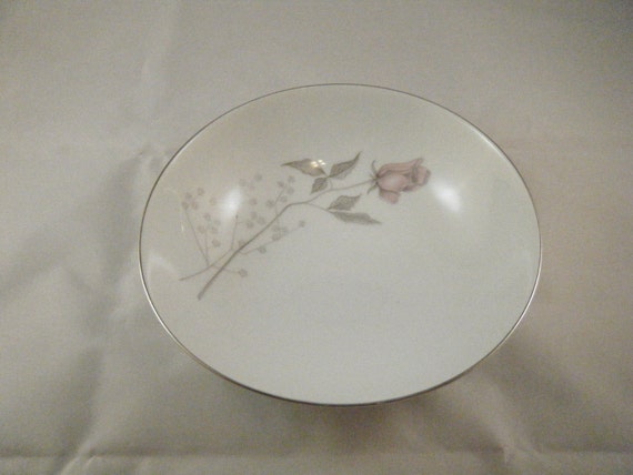 Items similar to Bowl, Mikasa fine china, Gwen 5343 pattern, Narumi ...