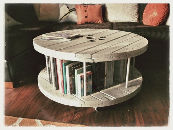Items Similar To Spool Coffee Table Made Out Of A Cable Reel On Etsy Comment Fabriquer Une Table Basse En Bois ~ Items Similar To Spool Coffee Table Made Out Of A Cable Reel On Etsy