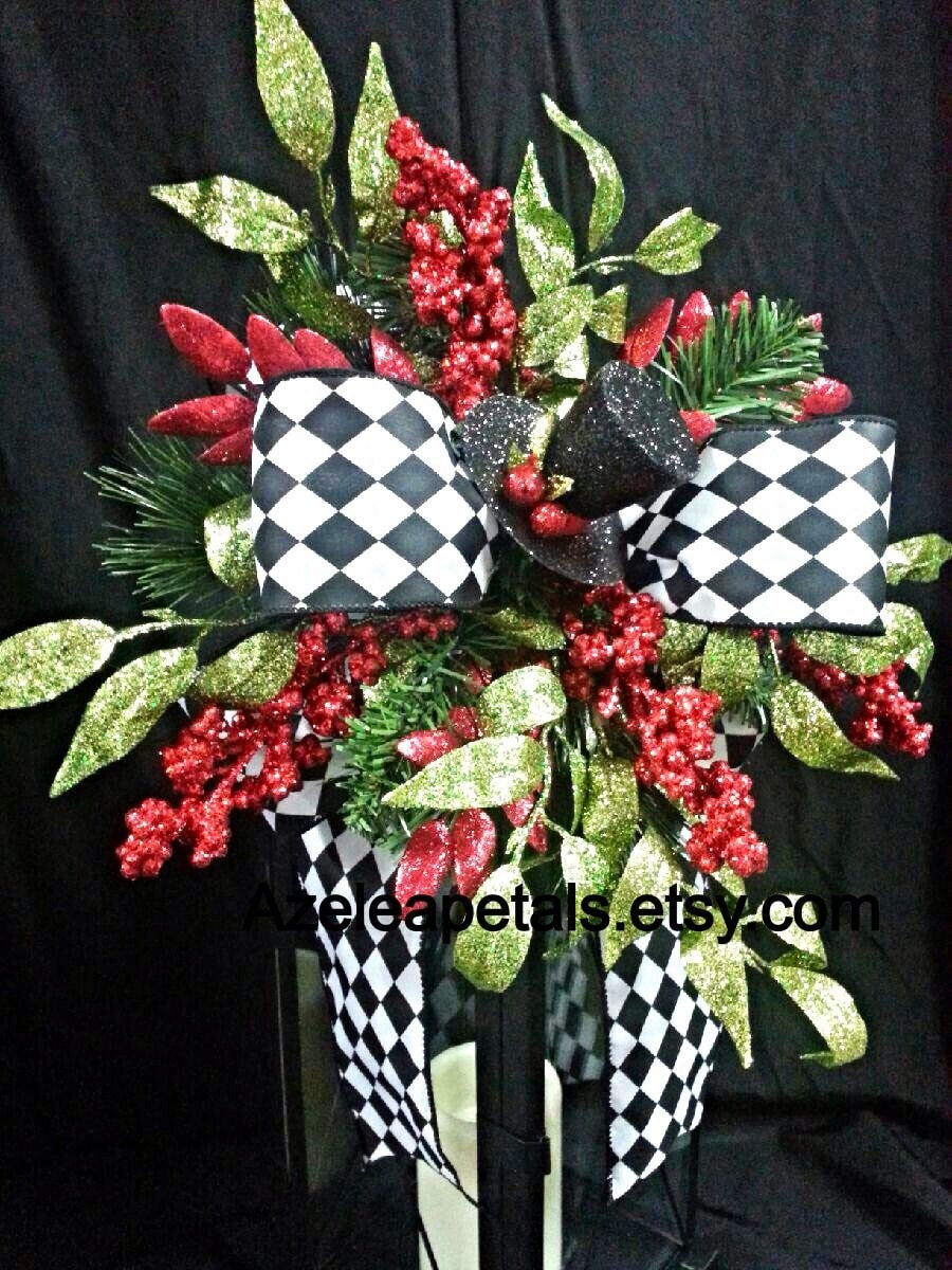 Top Hat Christmas Lantern Swag, Christmas Tree Topper, Harlequin Christmas Lantern Swag, Centerpiece Black & White, Christmas Decor