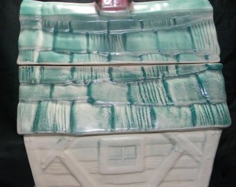 VINTAGE Brush McCoy Beautiful Cookie Jar House/ Cottage Ceramic.