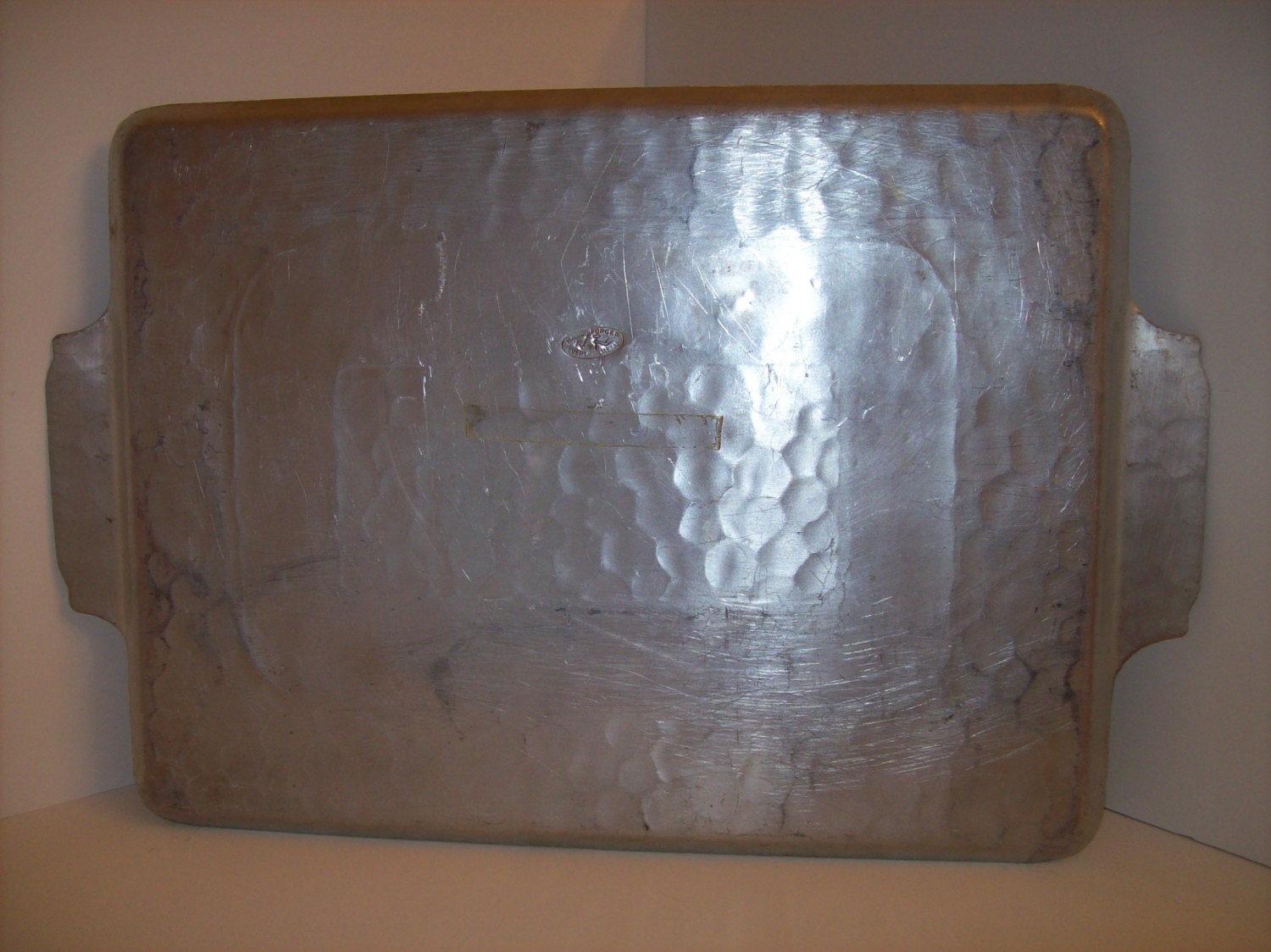 Everlast Hand Hammered Aluminum Serving Tray with