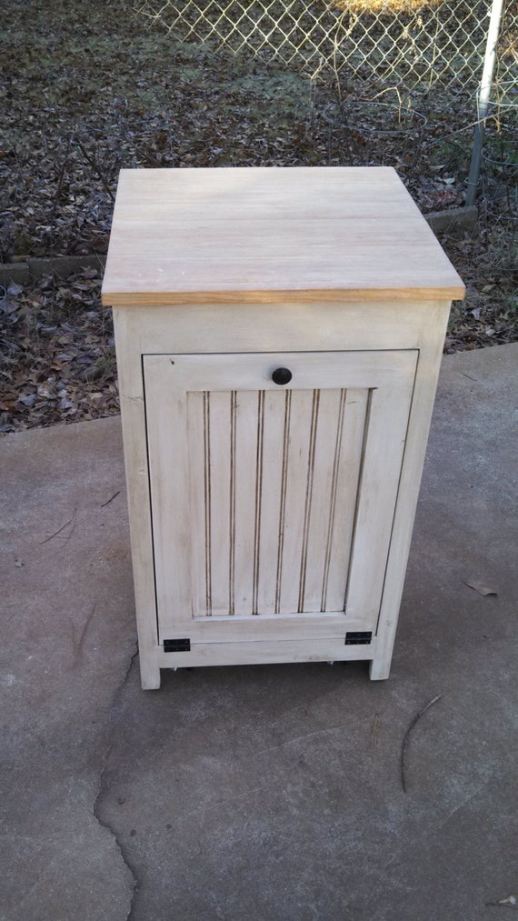 Items similar to Trash can/bin on Etsy