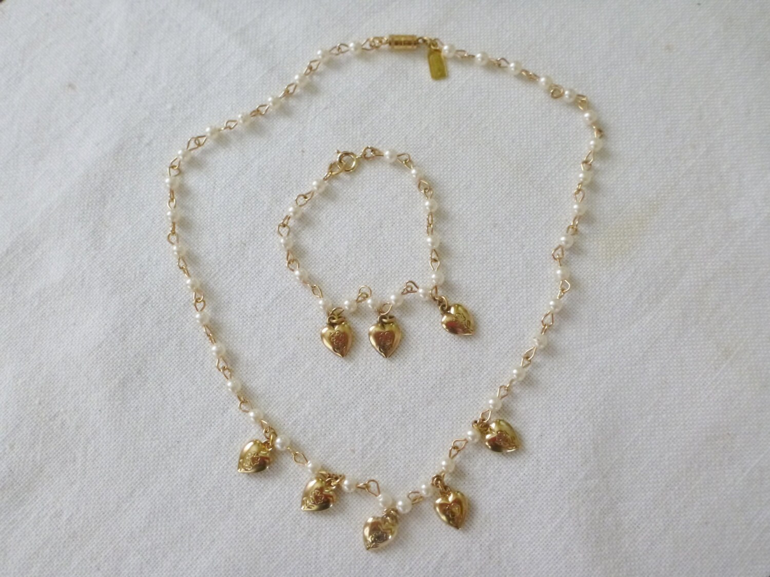 vintage child faux pearl necklace and bracelet set. by june22nd
