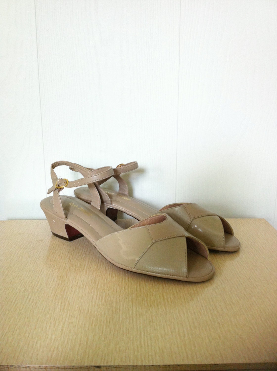 Vintage 1980s Taupe Hush Puppies Shoes Open Toe by ArtDecoDame