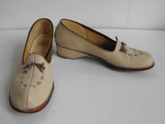 Vintage Penneys Shoes Bone Ivory Tan Casual 9 by soulrust on Etsy