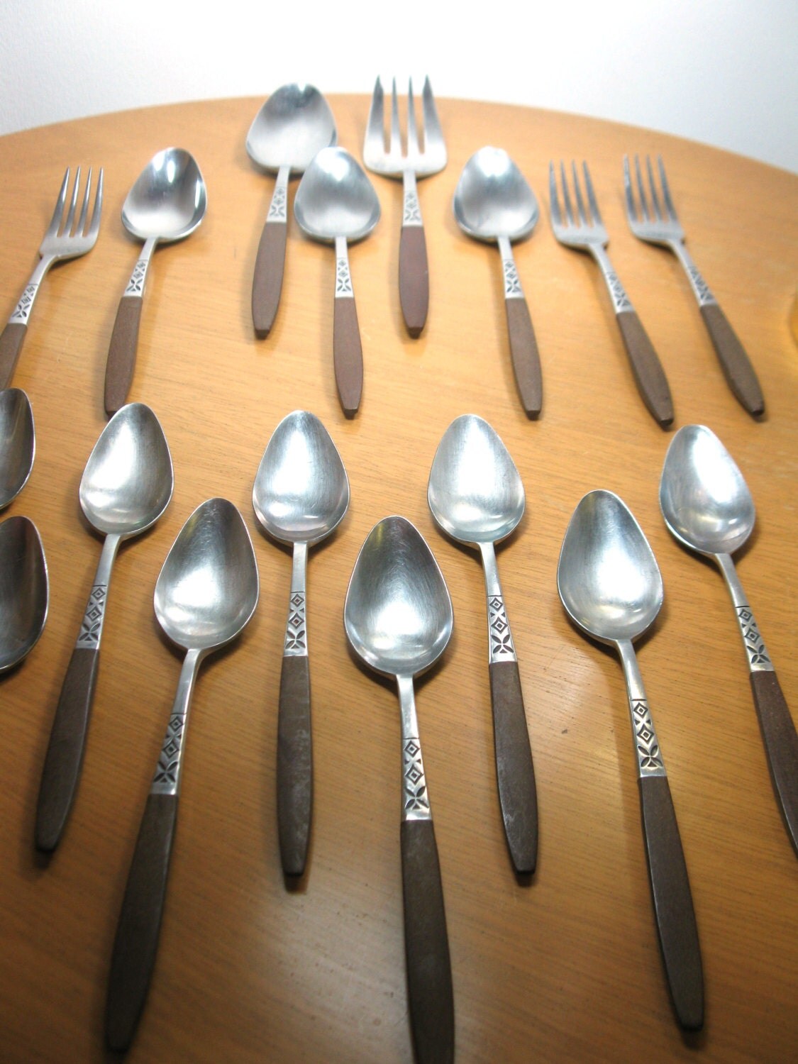 17 Pieces Ekco Eterna Flatware