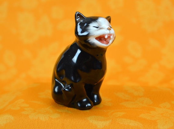 royal doulton lucky cat k12