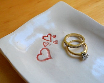 Little Trinket Dish with Hearts (KISS - White)