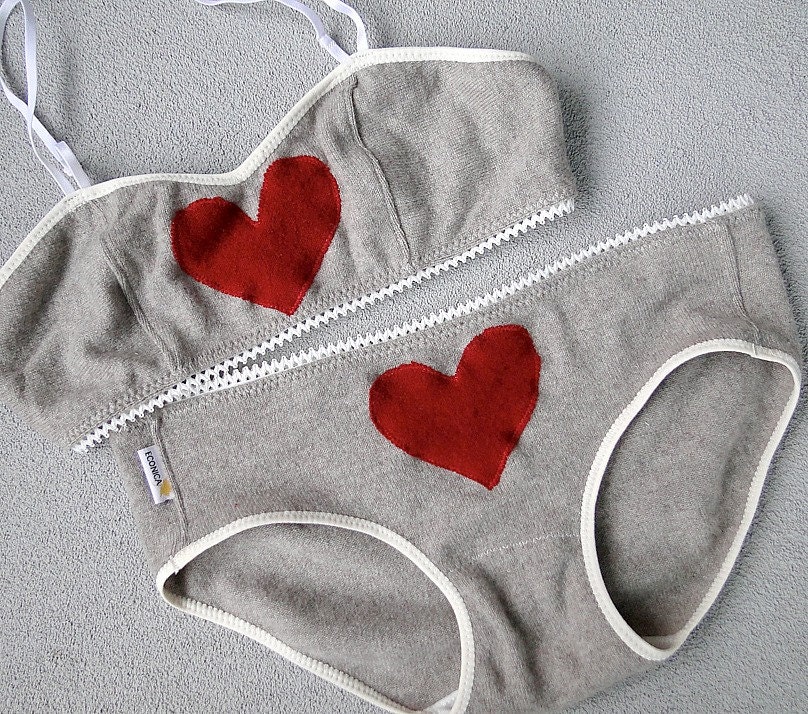 Custom cashmere lingerie set red heart bra and panties set