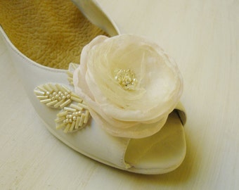 Wedding accessories, Embroidered Shoe clips, Bridal Shoes, Wedding Shoes, Wedding gifts, Shoe Clips, Bridal accessories, boho bride
