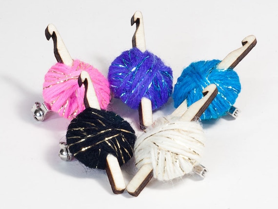Sparkly Crochet Hook & Ball of Yarn Brooch in 5 colours