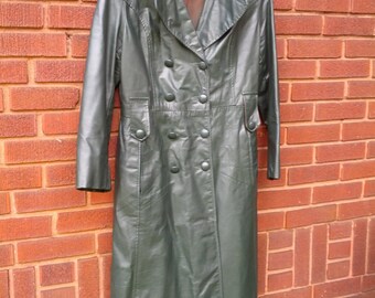 SALE Vintage 70s Classic Hunter Green genuine Leather ladies Spy military Trench coat Size Medium