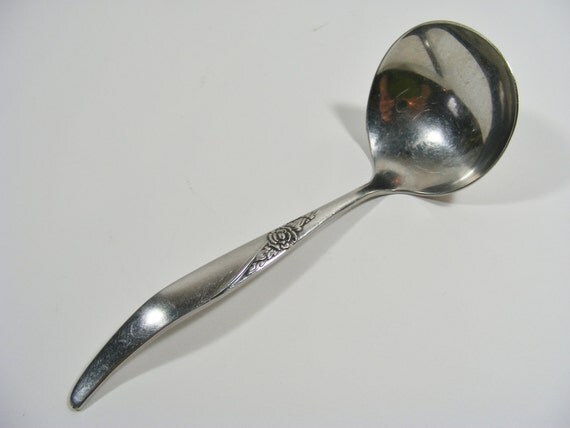 Gravy Ladle La Rose pattern by Wm Rogers Oneida