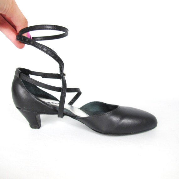 ... Capezio Black Leather Wraparound Ankle Straps Dance Kitten Heels (4.5