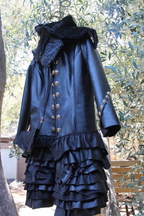 showdiva designs Distressed Black Leather Military Inspired Coat Asymmetrical Ruffles Shearling Detach Collar n Bag by showdiva steampunk buy now online