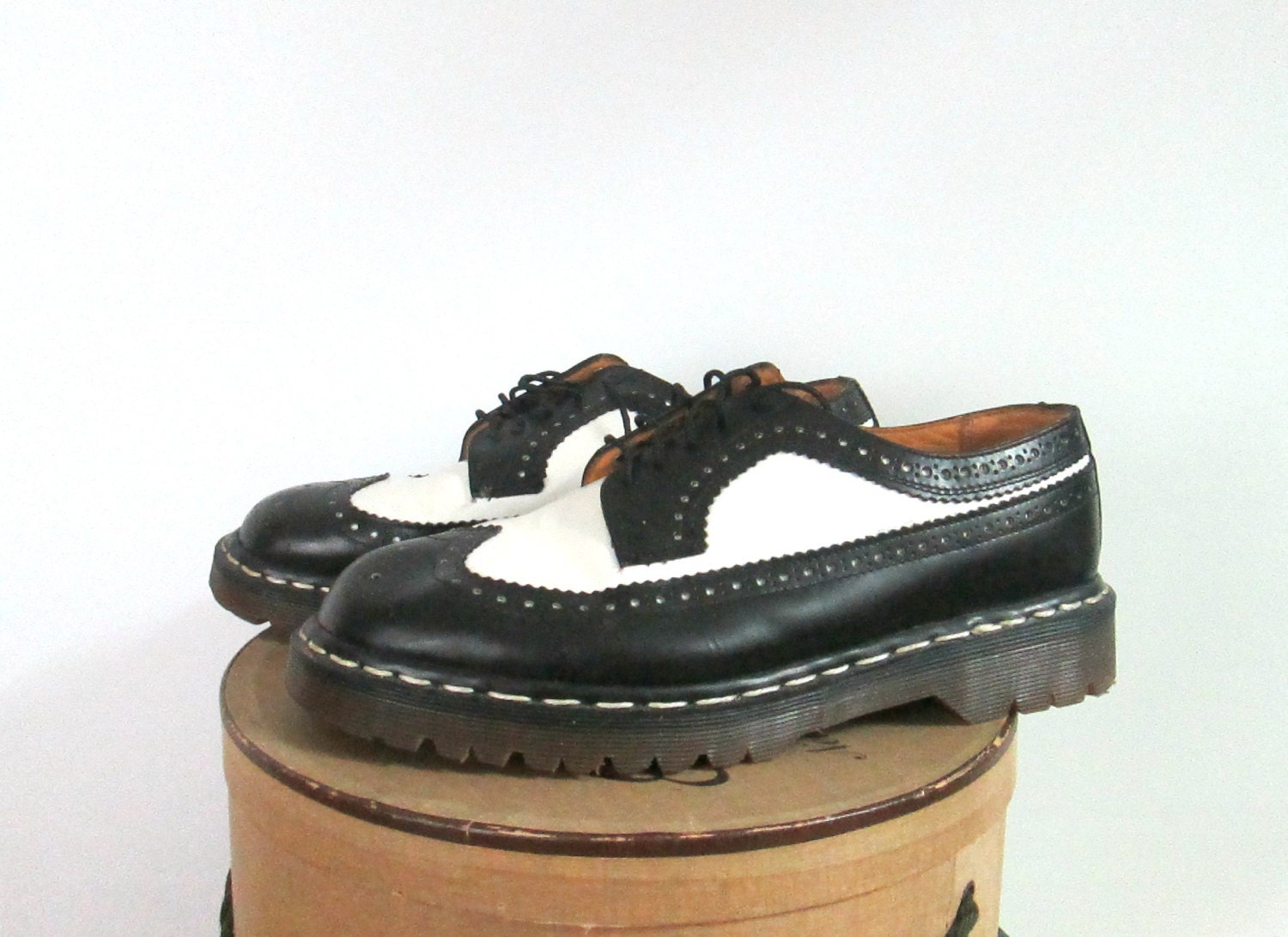 wing tip shoes black and white
