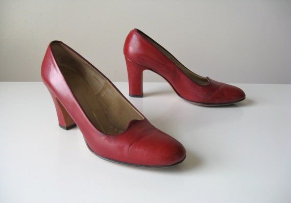 vintage 1940s shoes / 40s red heels by Dronning on Etsy