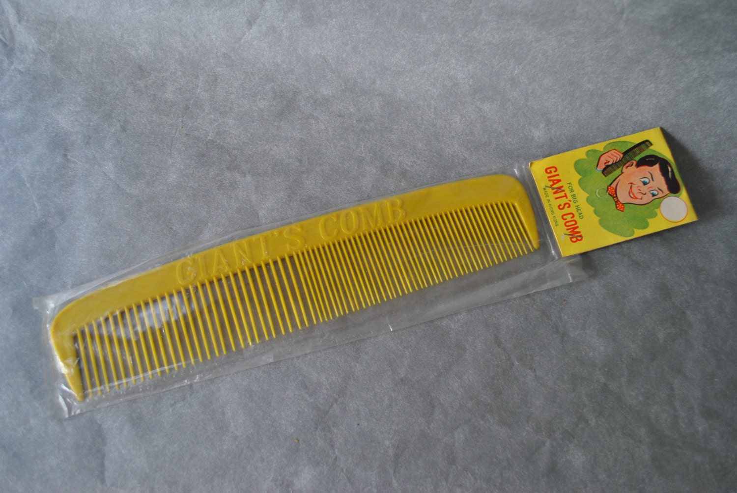 Vintage 1970's Giant Plastic Novelty Comb Giant's