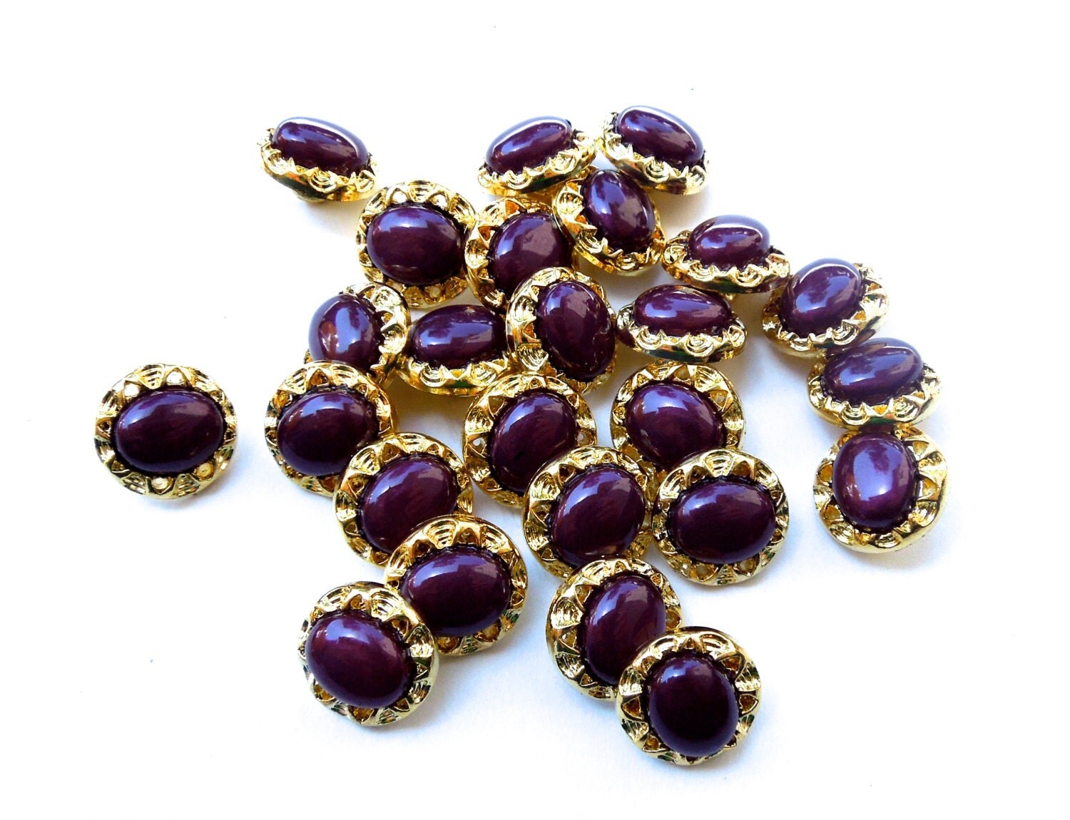 SUPPLY 30 Novelty Gold and Burgundy Buttons 18mm by DansandAdi