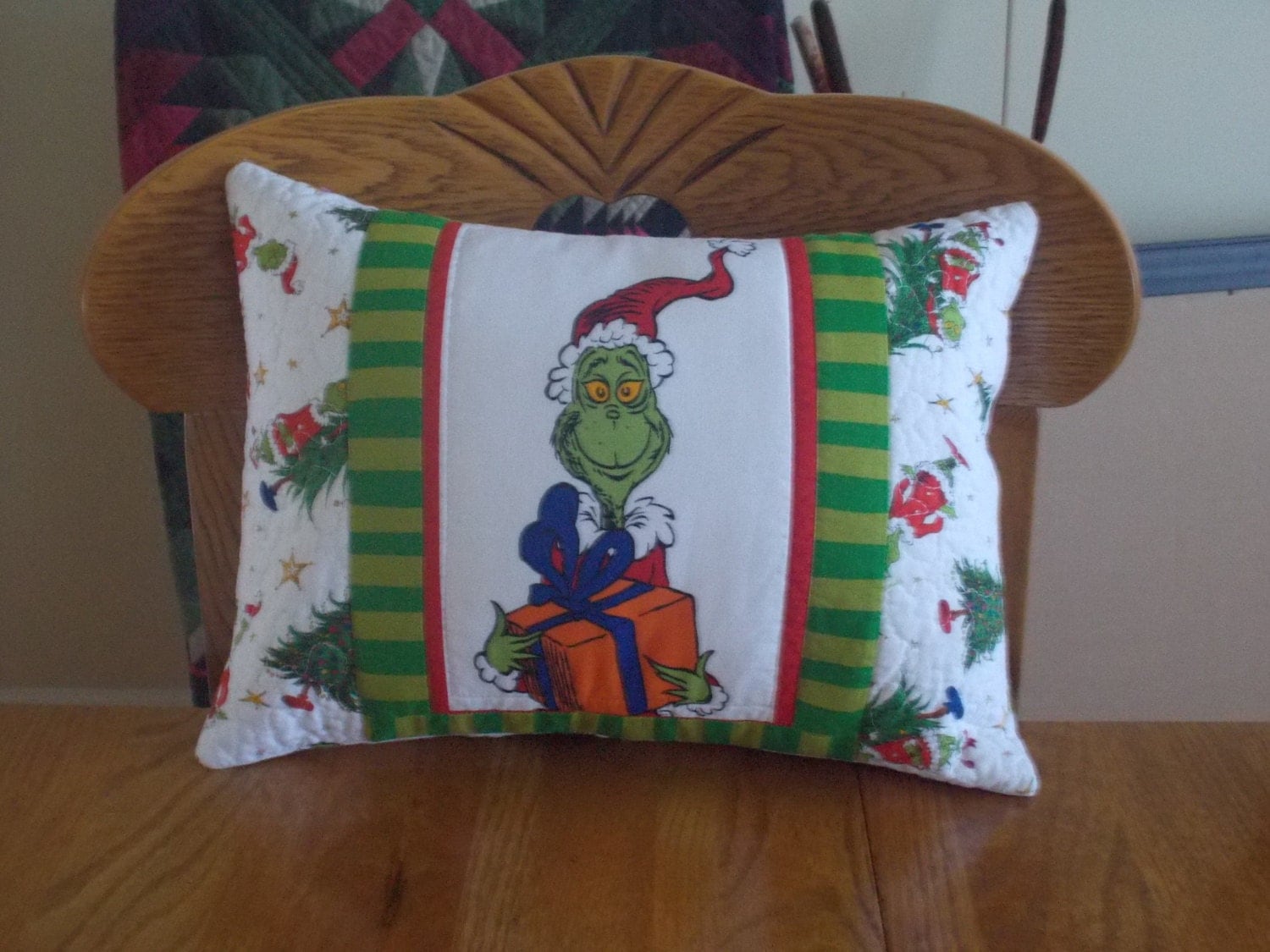 grinch pillow pet