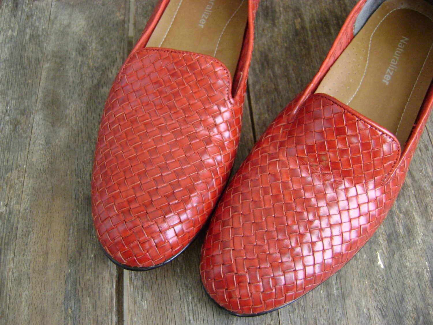 apple red flats