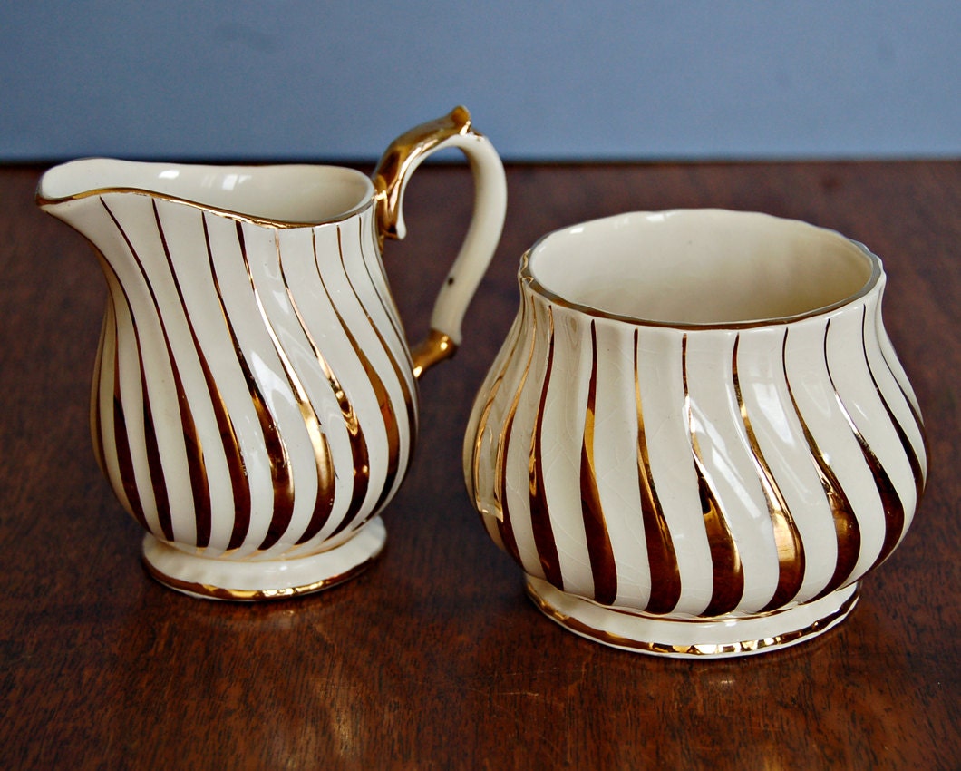 Vintage English cream and sugar set by Sadler in cream and