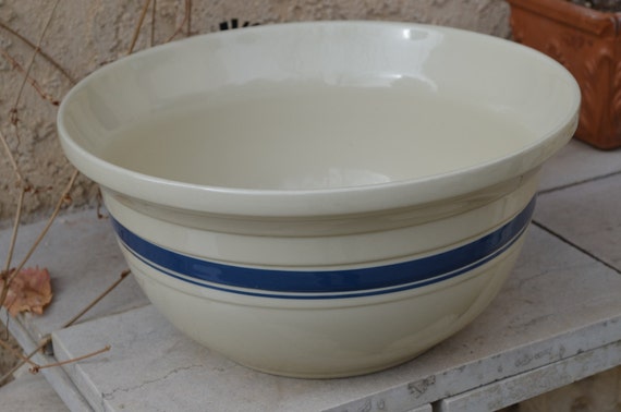 8 quart mixing bowl with lid