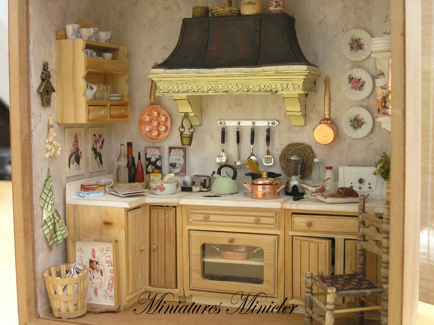 Miniature Dollhouse  Kitchen  RoomBox Old Style Fully