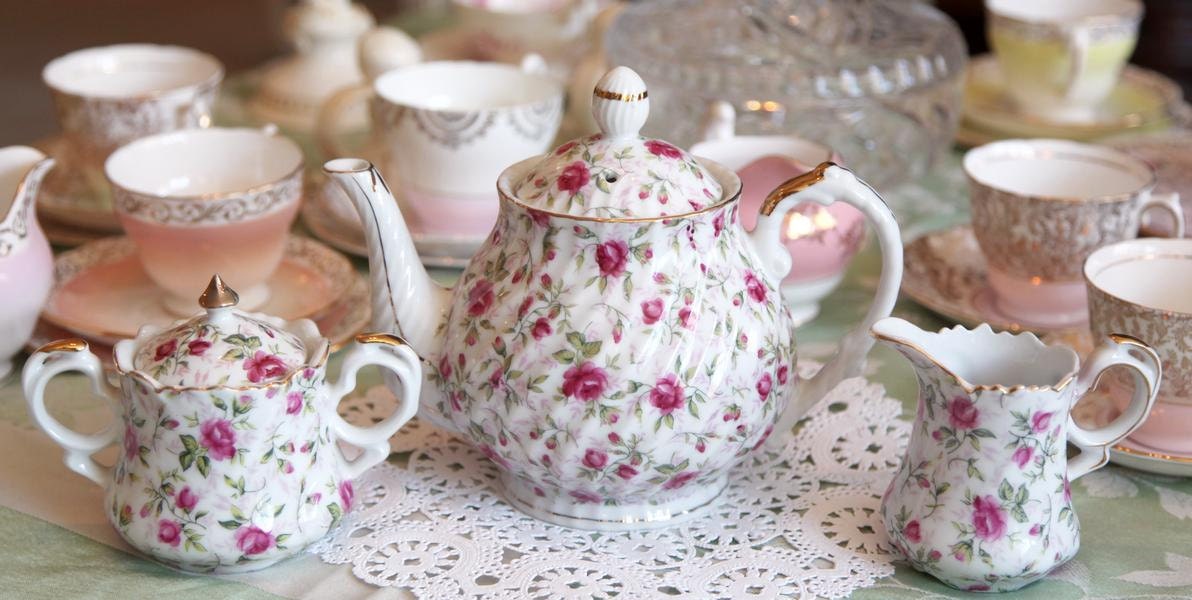 Vintage Lefton Rose Chintz Teapot with Lid