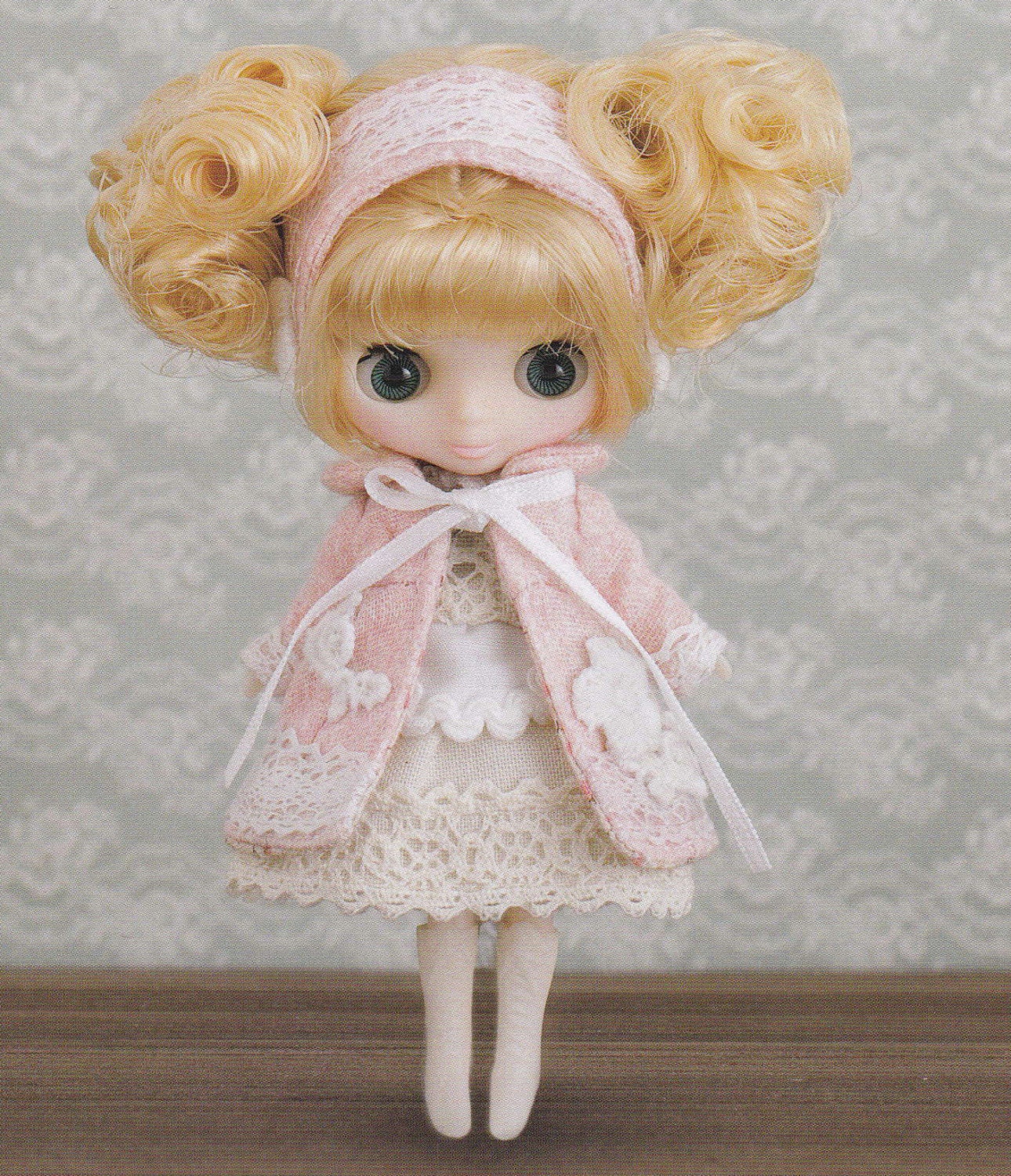 mini blythe doll