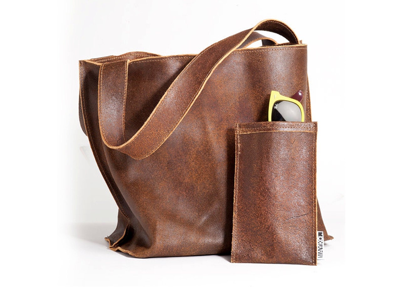 brown leather tote with zipper