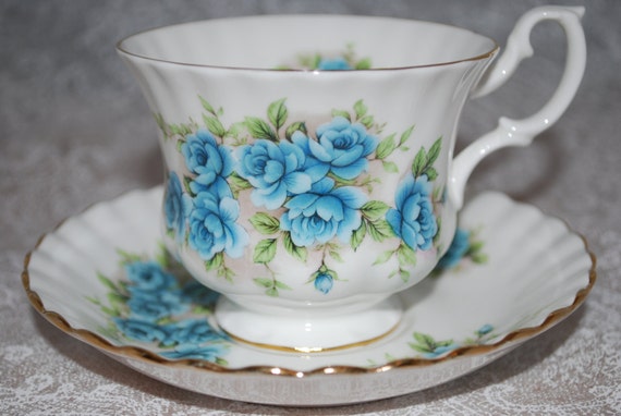 ROYAL ALBERT England Vintage Tea Cup And Saucer Made In