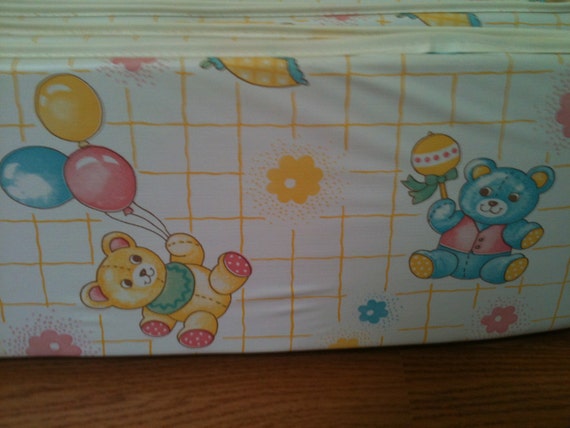 Adorable Teddy Bear 1980s baby crib bumper Wash & Wipe Made