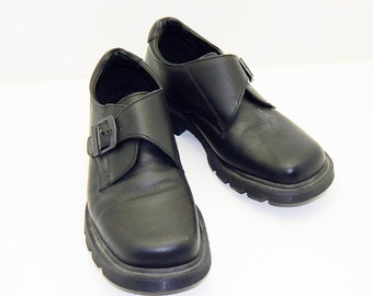 Dr Marten womens size 8 black chunky shoe with buckle