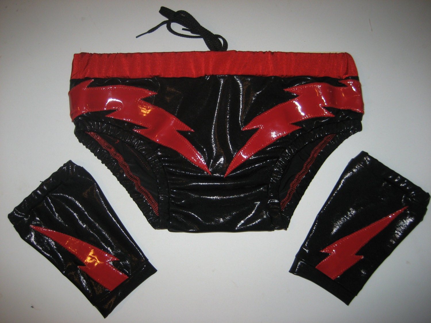 Pro Wrestling Trunks with set of Wrist Covers. Black / wet