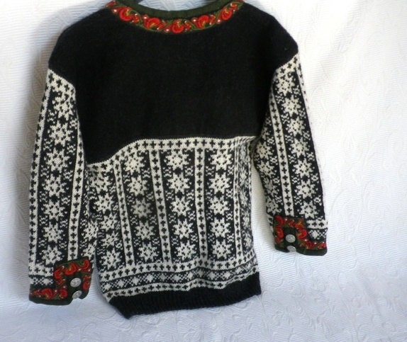 Norwegian traditional wool sweater Lusekofte for