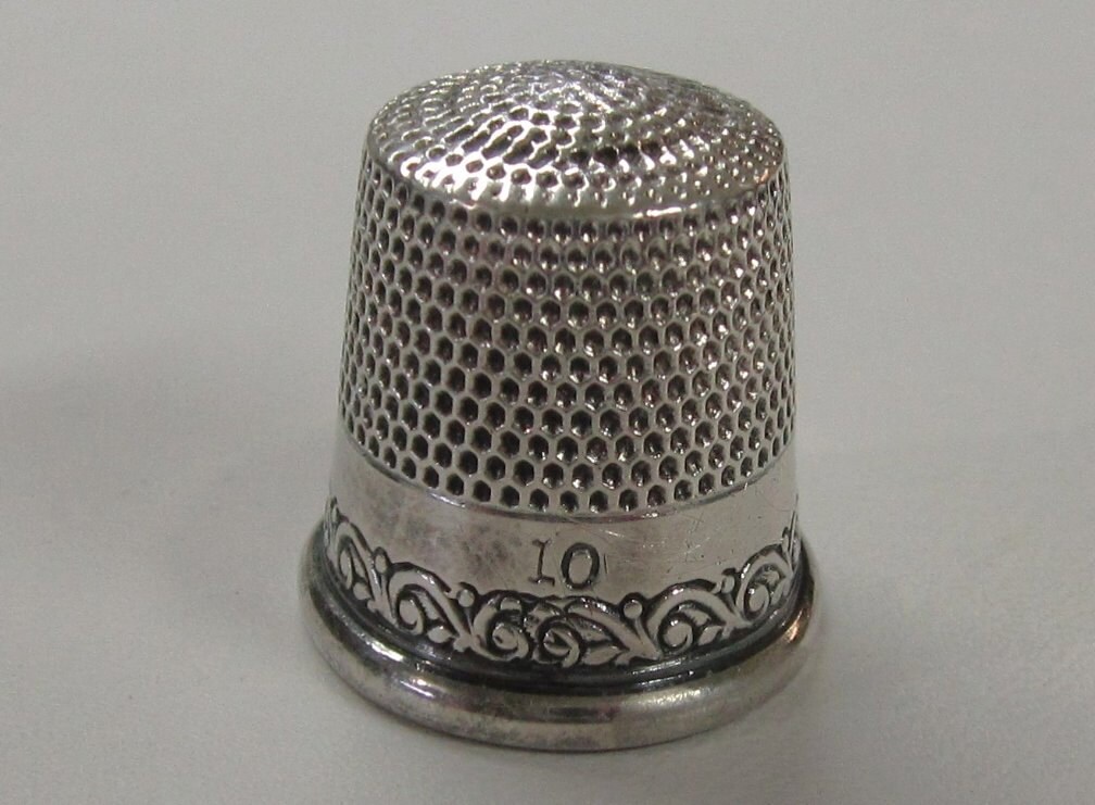 Sterling Silver Thimble Engraved Border Old Fancy by COBAYLEY