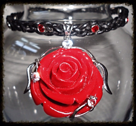 Items similar to Rose Day Collar on Etsy
