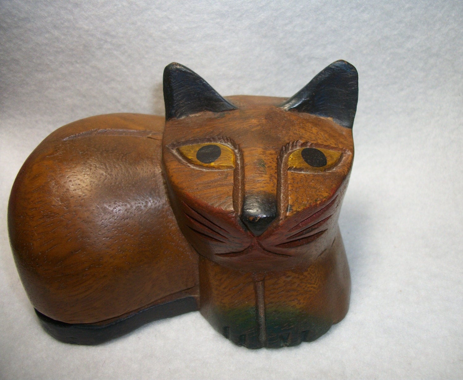 Unique Carved Wood Cat Sculpture Wooden Animal Decoration