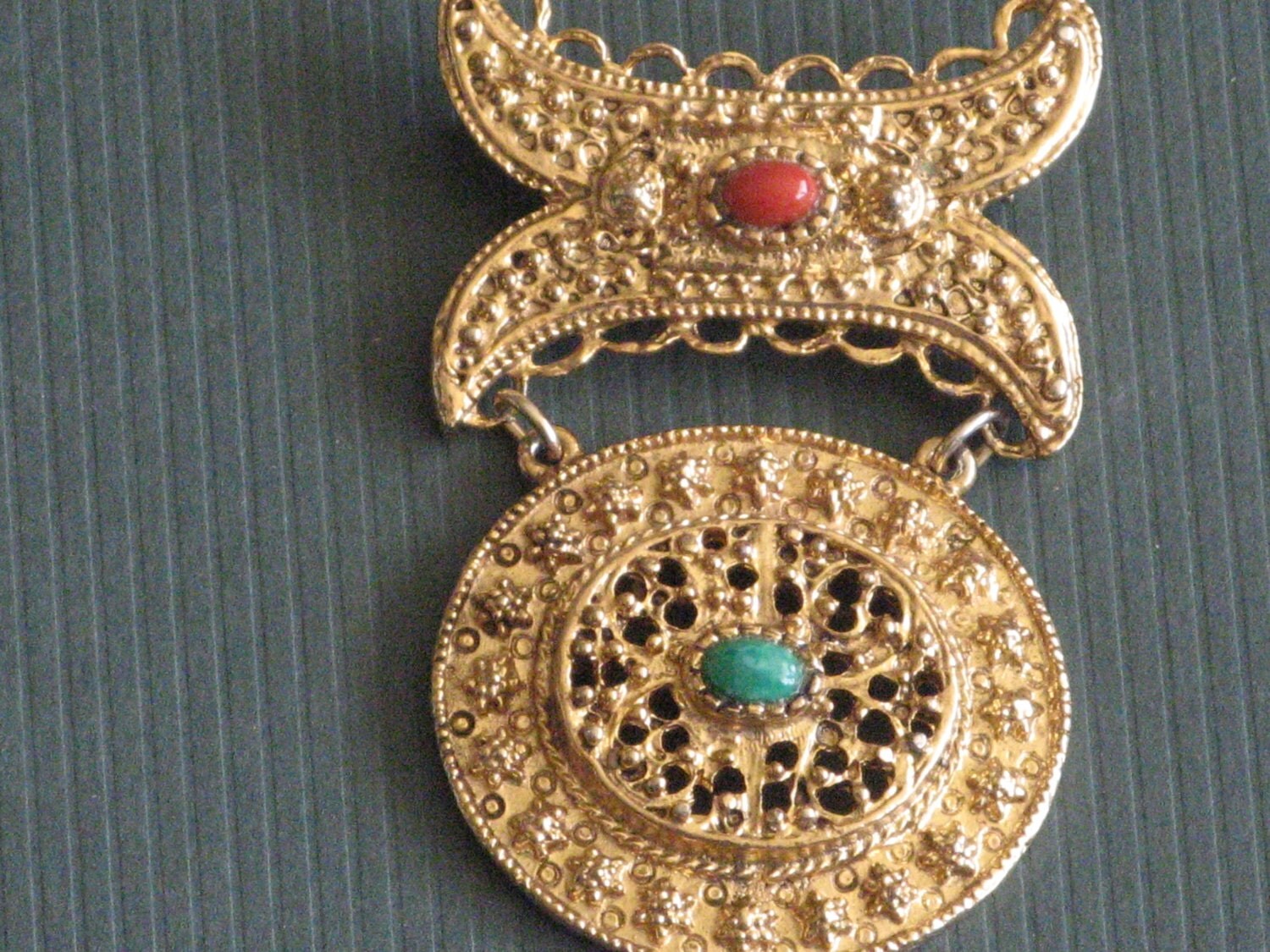 Vintage Dangle Brooch Pin Gold tone Red Green by RicksVintagePlus