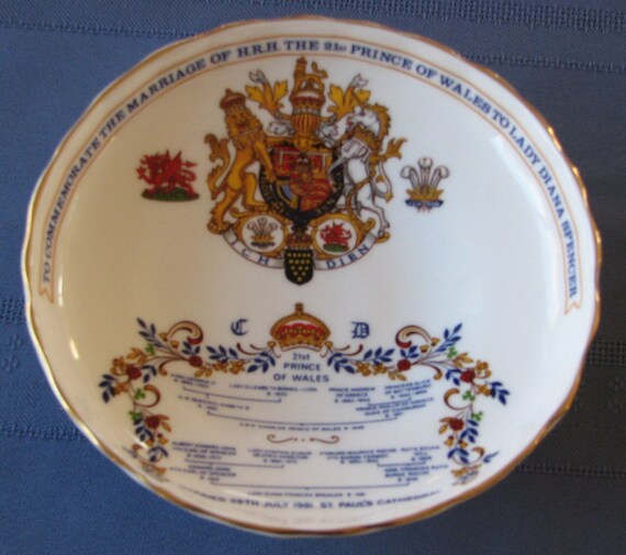 Royal Wedding Souvenir Footed Dish Aynsley Bone China 1981