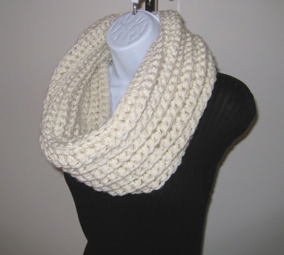 White Crochet Cowl Crochet Scarf Unisex scarf by MamaMiaGalleria