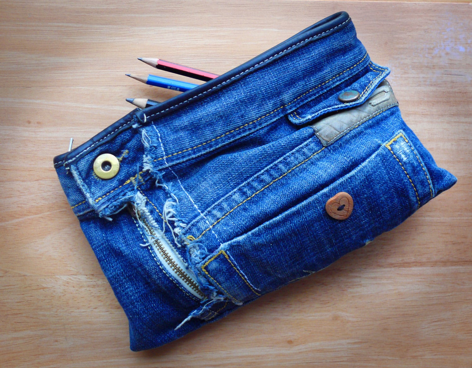 How To Make A Pencil Case From Recycled Materials ~ Pencil Case ...
