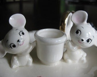 ADORABLE! Kitsch 50s Mouse Candlestick/Ceramic Porcelain Candlestick/Lefton style/Mouse Mice Twins/White Mice Candlestick with Gold Leaf