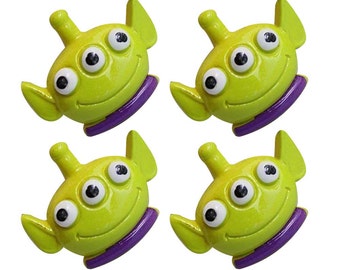 the squeeze toy aliens