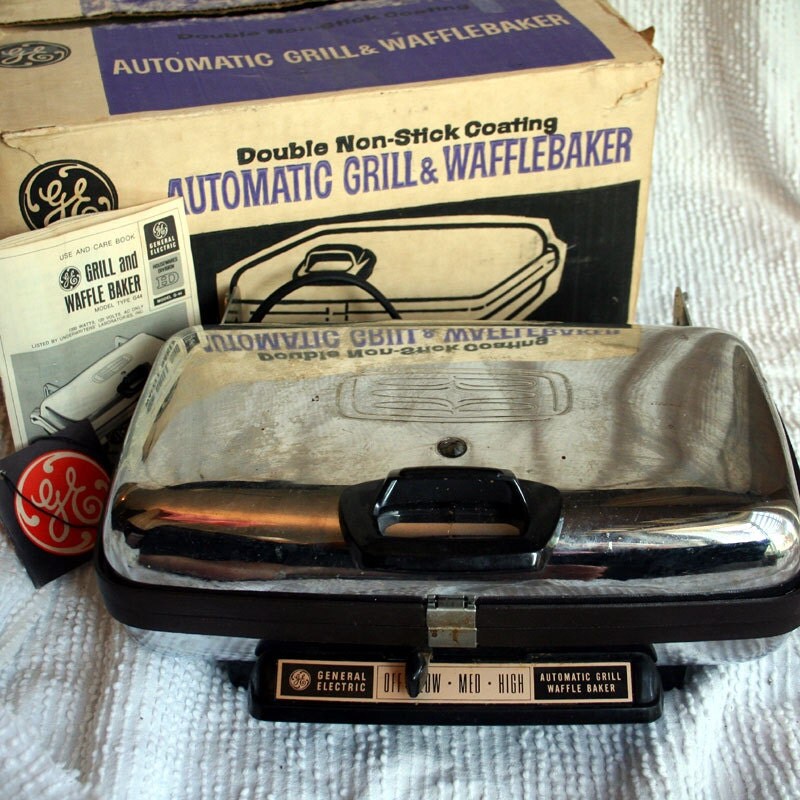 Vintage General Electric Automatic Grill Waffle Baker Waffe