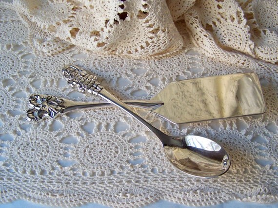 serving christmas   Christmas Bow Silver Santa Plate  Vintage Serving utensils Utensils Holiday