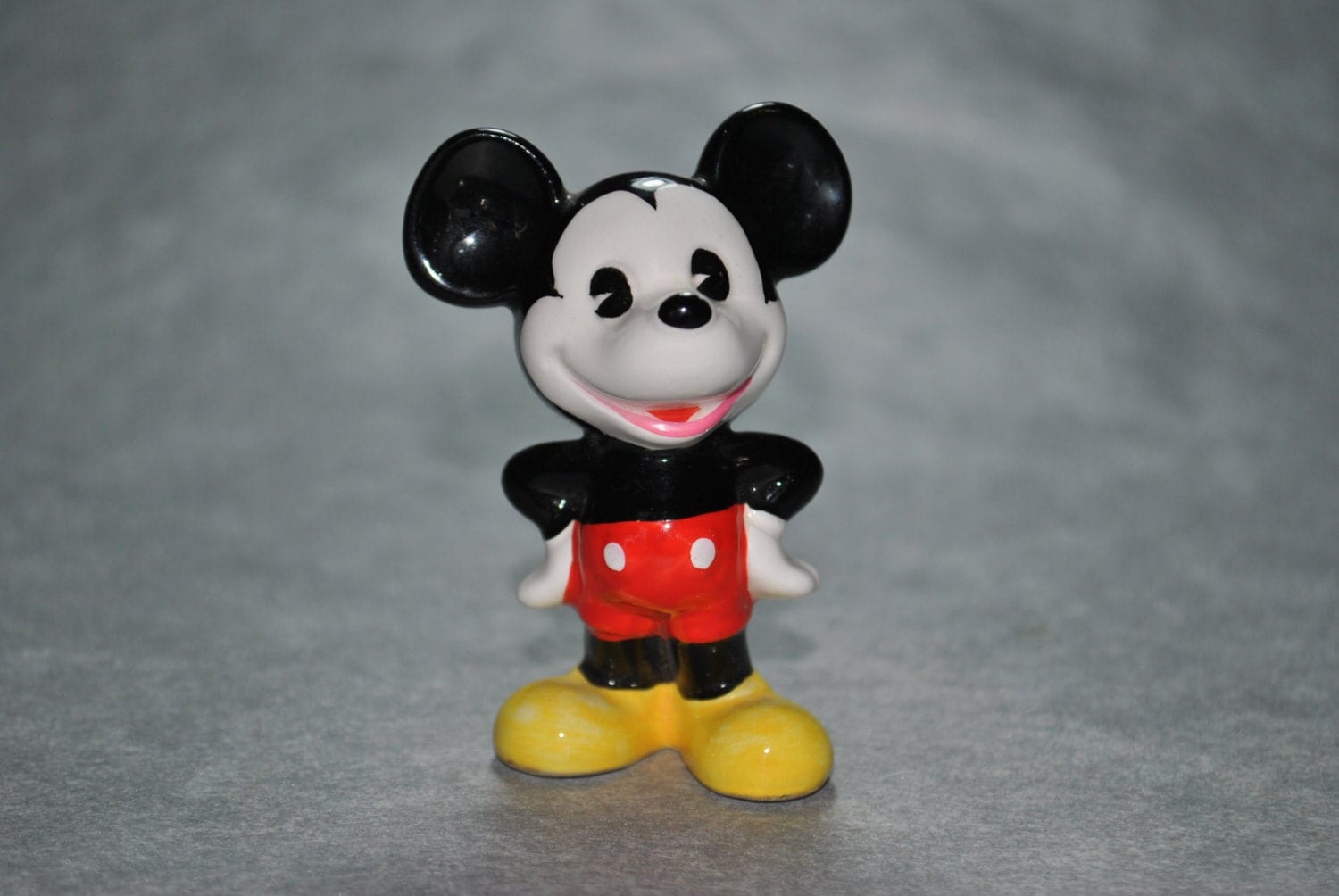 collectible mickey mouse figurines